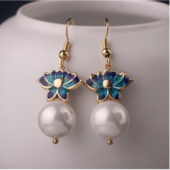 NEW Spiritual Lotus Flower Earrings - Picture 4 of 14